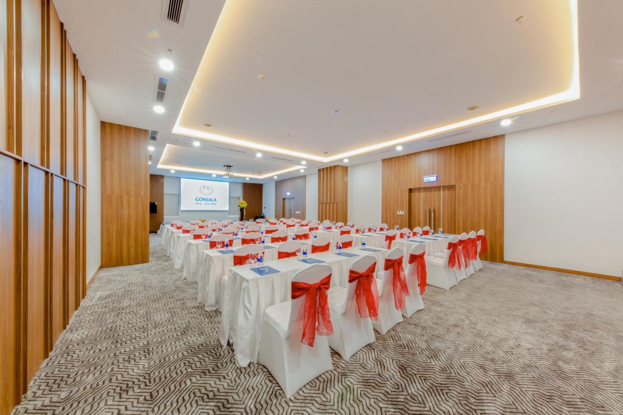 Gonsala Hotel На Транг Екстериор снимка