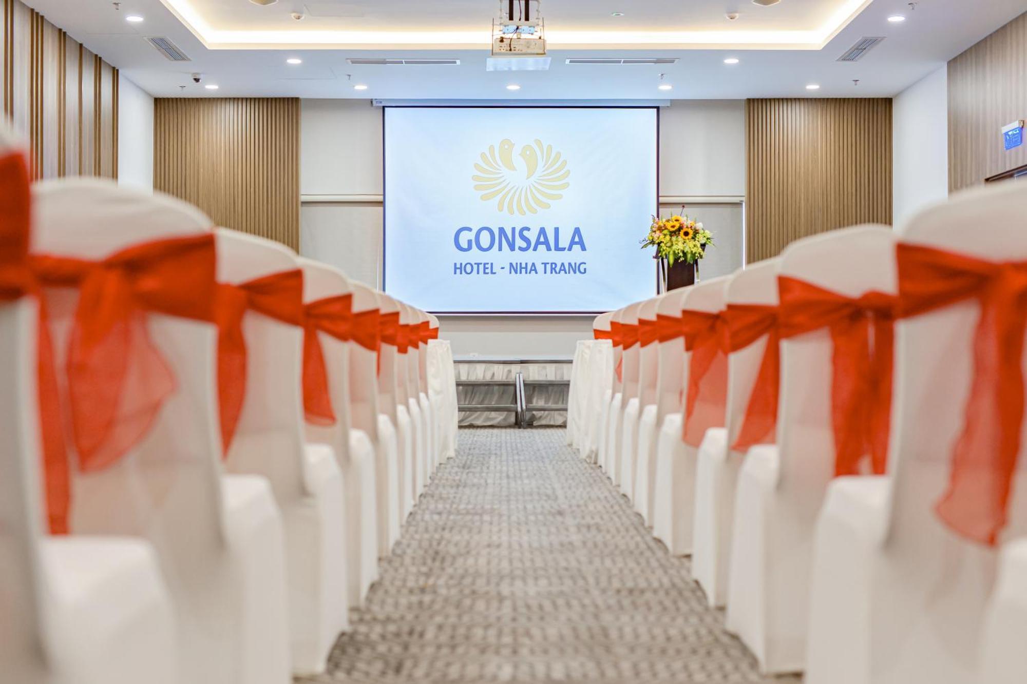 Gonsala Hotel На Транг Екстериор снимка